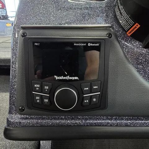 Slide: The Image of Lund 189 Tyee GL 2025 - 10