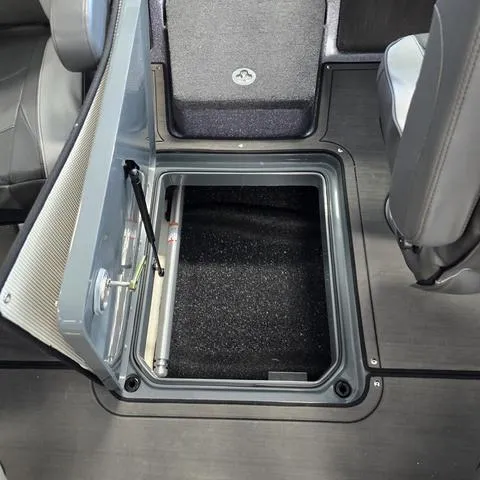 Slide: The Image of Lund 189 Tyee GL 2025 - 7