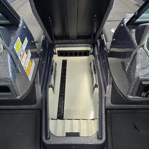 Slide: The Image of Lund 189 Tyee GL 2025 - 8