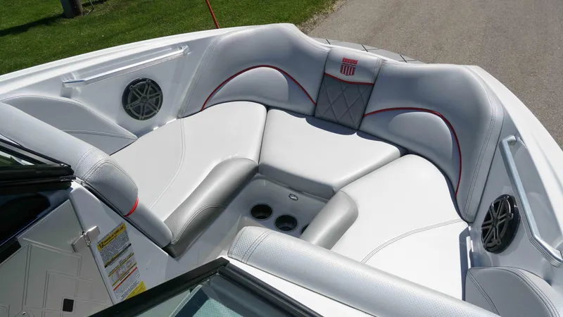 Slide: The Image of MasterCraft X20 2015 - 10