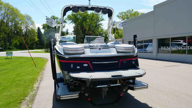 Slide: The Image of MasterCraft X20 2015 - 4
