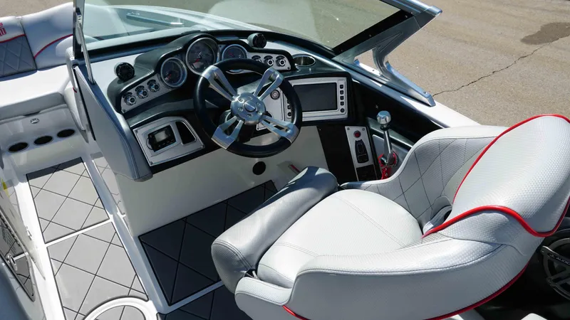 Slide: The Image of MasterCraft X20 2015 - 7