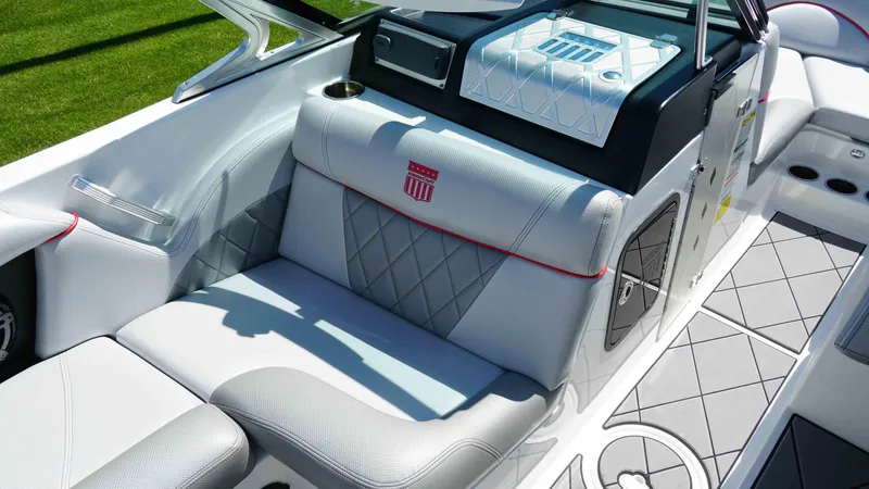 Slide: The Image of MasterCraft X20 2015 - 8