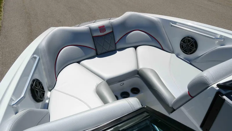 Slide: The Image of MasterCraft X20 2015 - 9