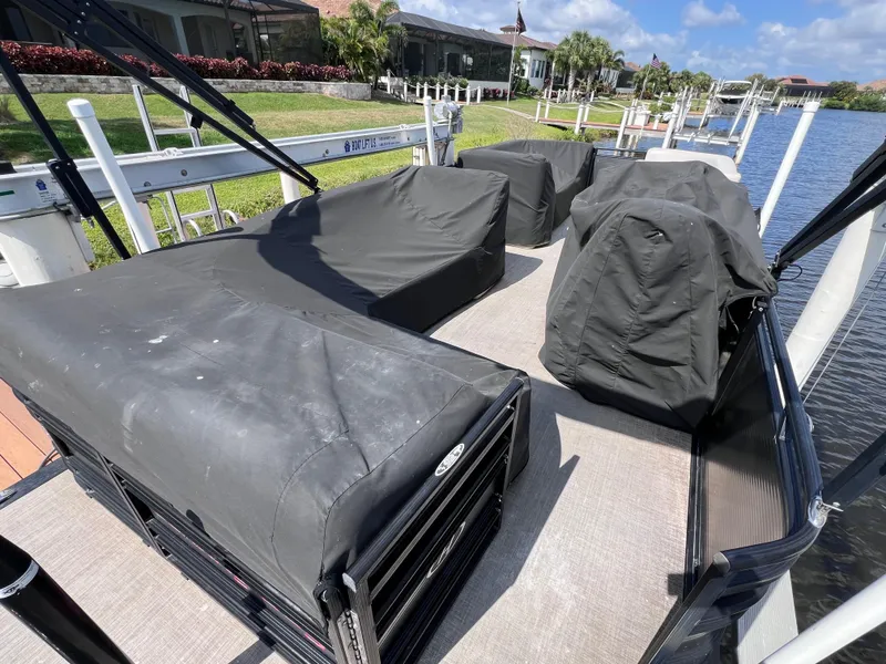 Slide: The Image of Harris Solstice 220 w/ Mecury VERADO 250 2017 - 11