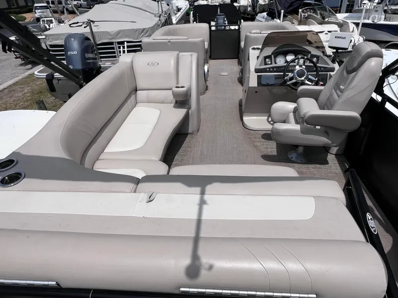 Slide: The Image of Harris Solstice 220 w/ Mecury VERADO 250 2017 - 17