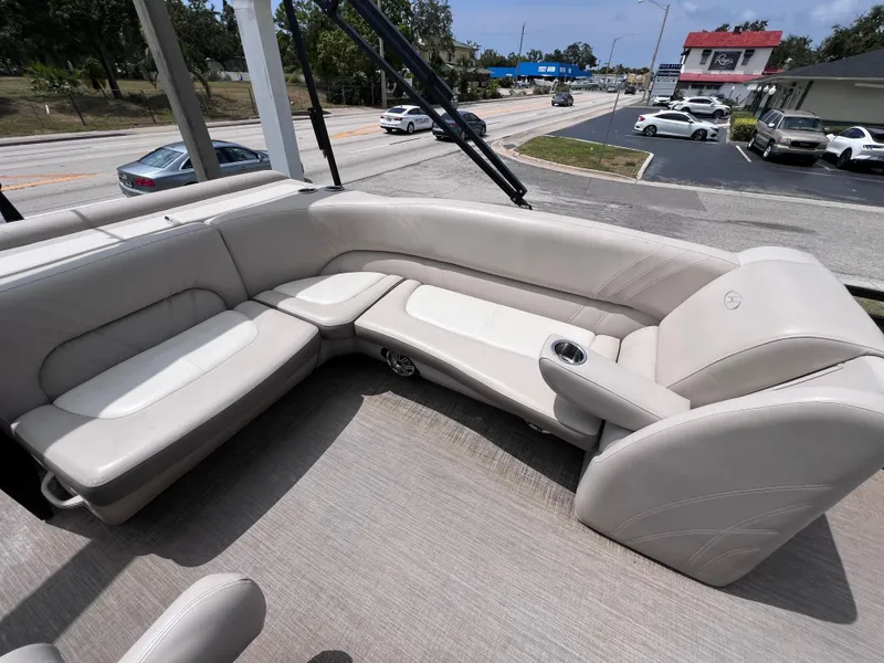 Slide: The Image of Harris Solstice 220 w/ Mecury VERADO 250 2017 - 18