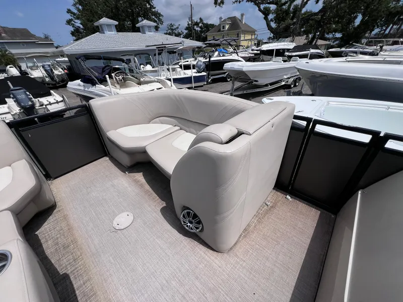 Slide: The Image of Harris Solstice 220 w/ Mecury VERADO 250 2017 - 23