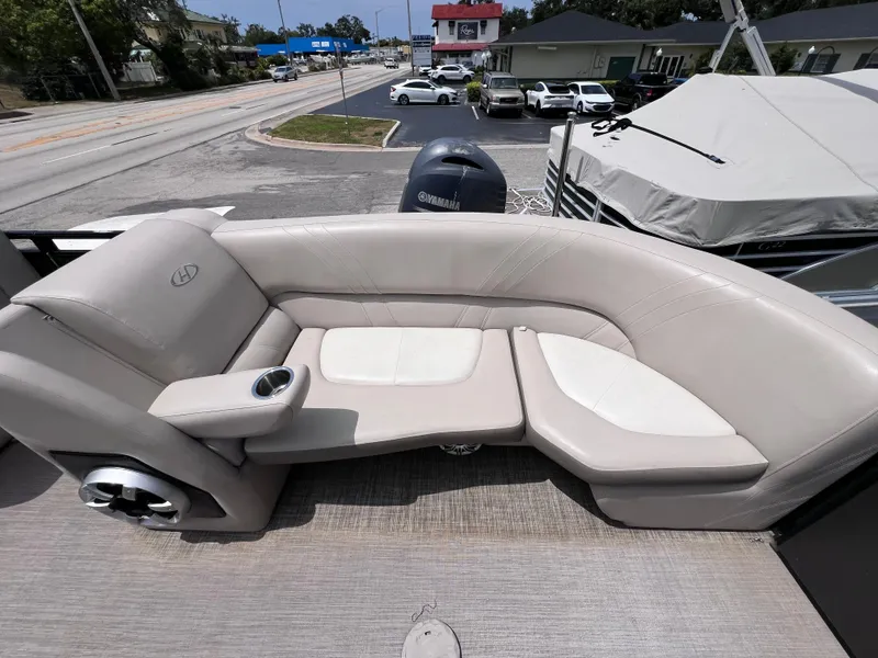 Slide: The Image of Harris Solstice 220 w/ Mecury VERADO 250 2017 - 24