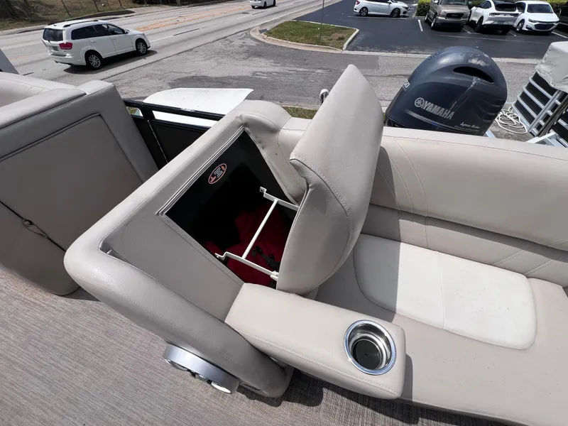 Slide: The Image of Harris Solstice 220 w/ Mecury VERADO 250 2017 - 25