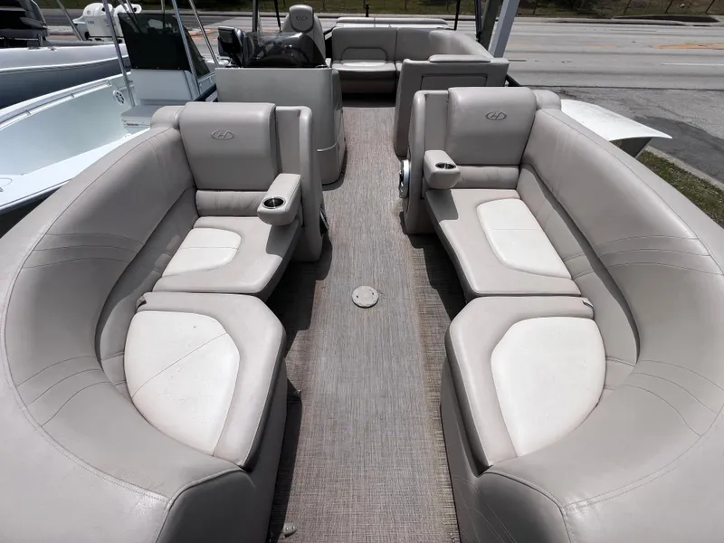 Slide: The Image of Harris Solstice 220 w/ Mecury VERADO 250 2017 - 26