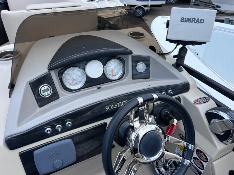 Slide: The Image of Harris Solstice 220 w/ Mecury VERADO 250 2017 - 32