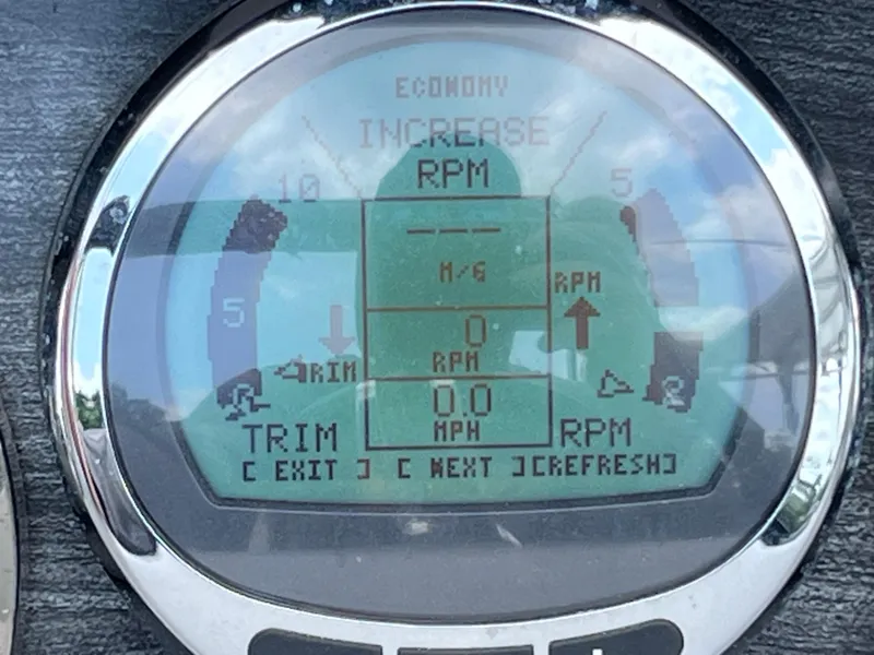 Slide: The Image of Harris Solstice 220 w/ Mecury VERADO 250 2017 - 37