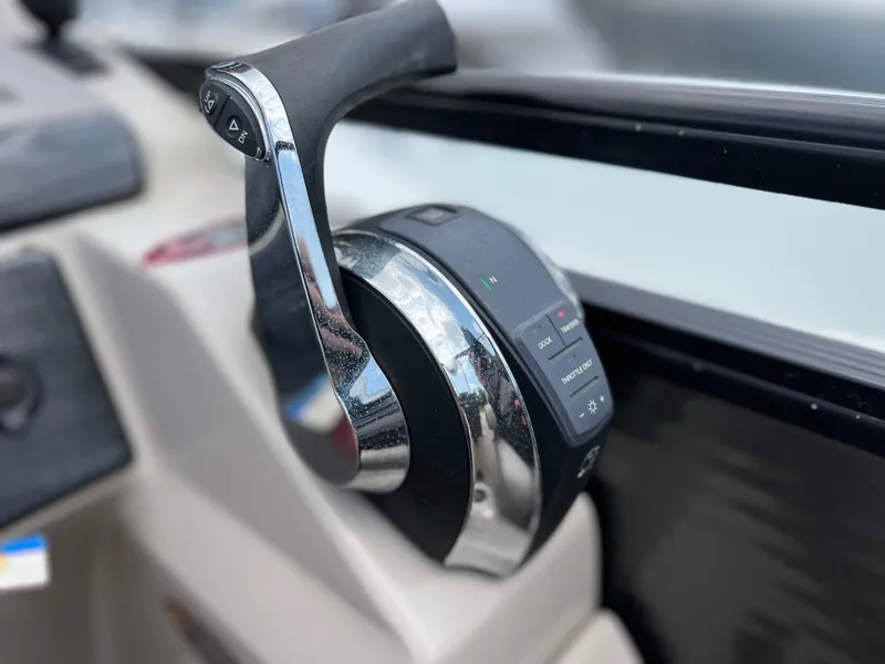 Slide: The Image of Harris Solstice 220 w/ Mecury VERADO 250 2017 - 41