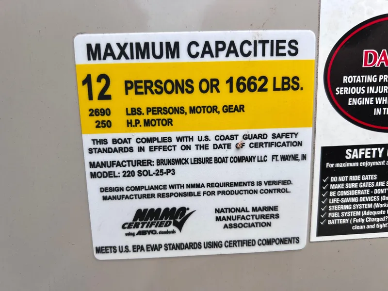 Slide: The Image of Harris Solstice 220 w/ Mecury VERADO 250 2017 - 42