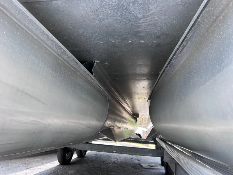 Slide: The Image of Harris Solstice 220 w/ Mecury VERADO 250 2017 - 7