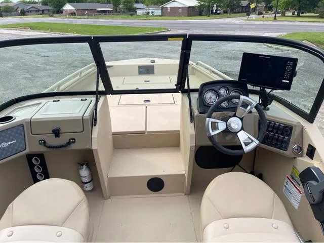 Slide: The Image of G3 Sportsman 2400 2025 - 10