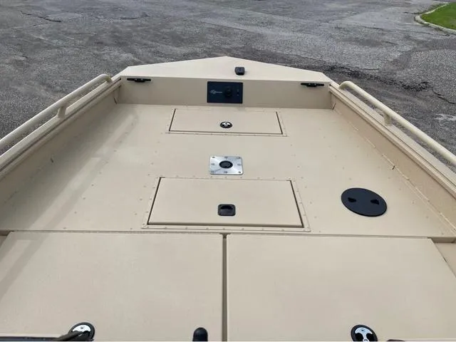 Slide: The Image of G3 Sportsman 2400 2025 - 8