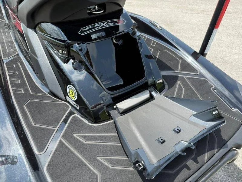 Slide: The Image of Yamaha FX CRUISER SVHO LIMITED 2018 - 17