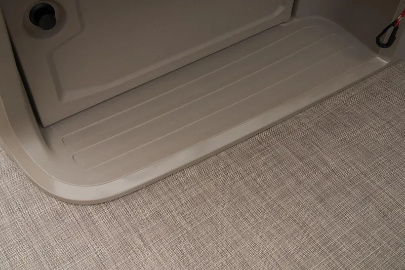 Slide: The Image of Sun Tracker SportFish 20 DLX 2025 - 30