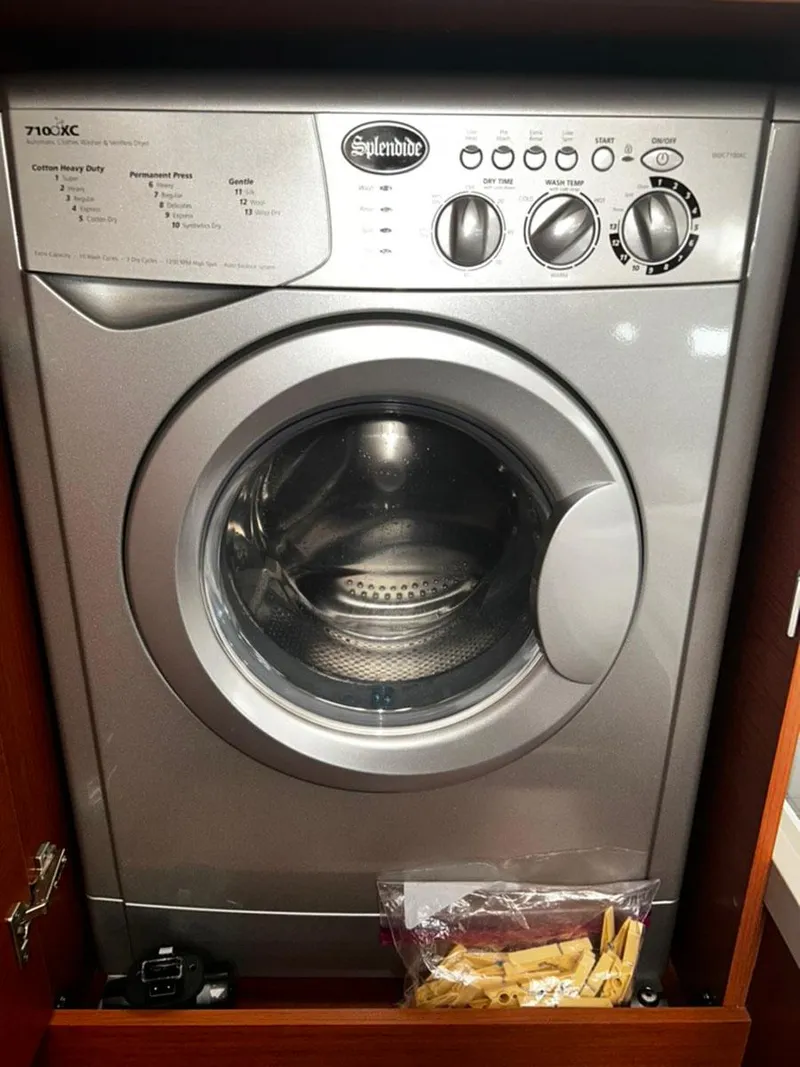 Slide: The Image of Splendide washing machine in Beneteau Oceanis 51.1 yacht, 2020 model. - 21
