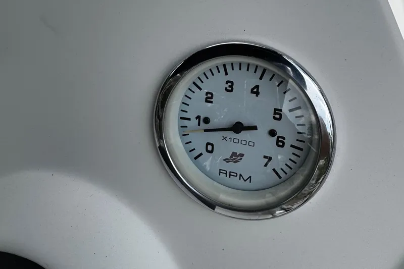 Slide: The Image of 2013 Boston Whaler 150 Super Sport - 15