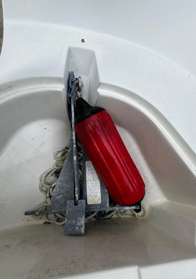 Slide: The Image of 2013 Boston Whaler 150 Super Sport - 19