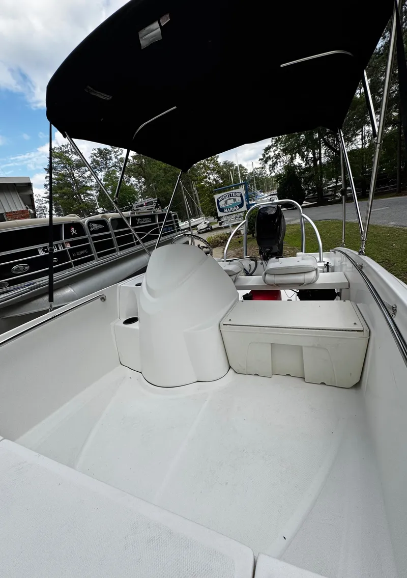 Slide: The Image of 2013 Boston Whaler 150 Super Sport - 25