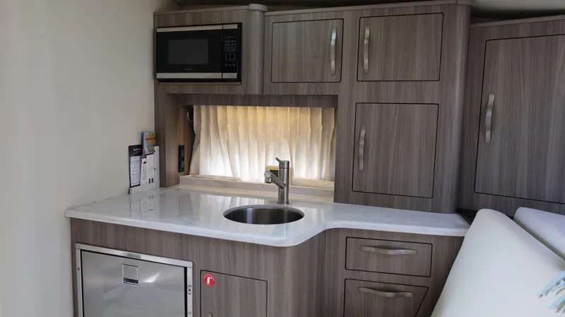 Slide: The Image of Regal 33 XO 2021 - 58