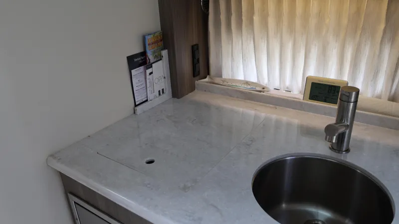 Slide: The Image of Regal 33 XO 2021 - 60