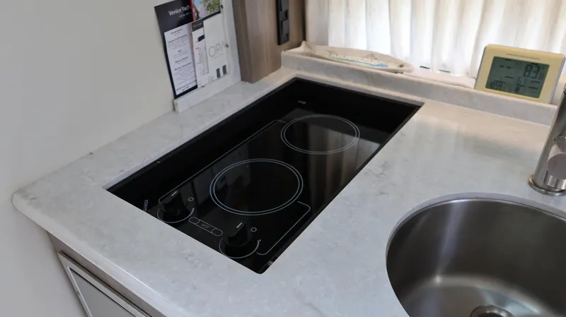 Slide: The Image of Regal 33 XO 2021 - 61