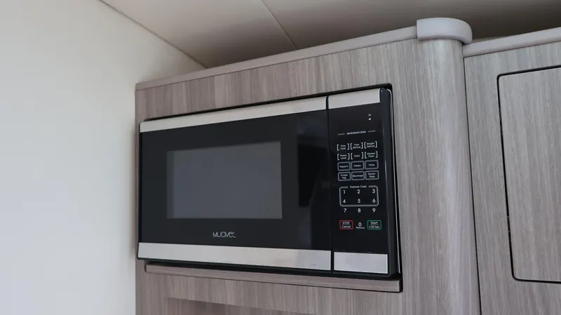 Slide: The Image of Regal 33 XO 2021 - 63