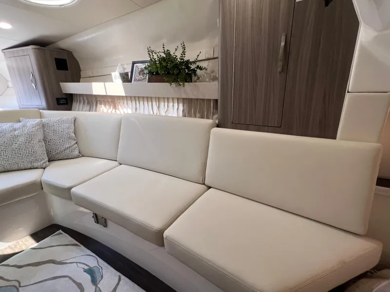 Slide: The Image of Regal 33 XO 2021 - 66