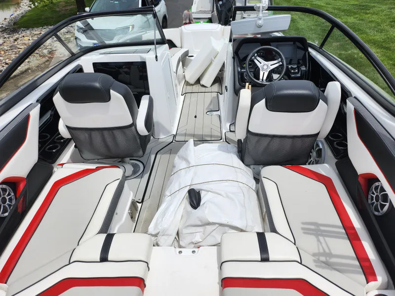 Slide: The Image of Yamaha 212X 2020 - 10