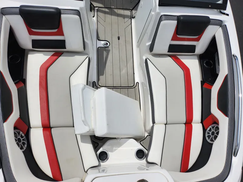 Slide: The Image of Yamaha 212X 2020 - 18