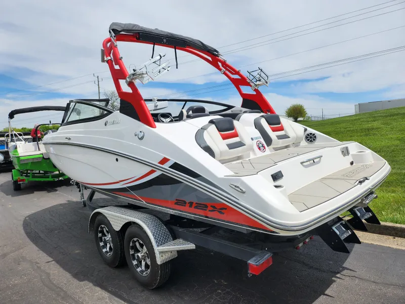 Slide: The Image of Yamaha 212X 2020 - 3