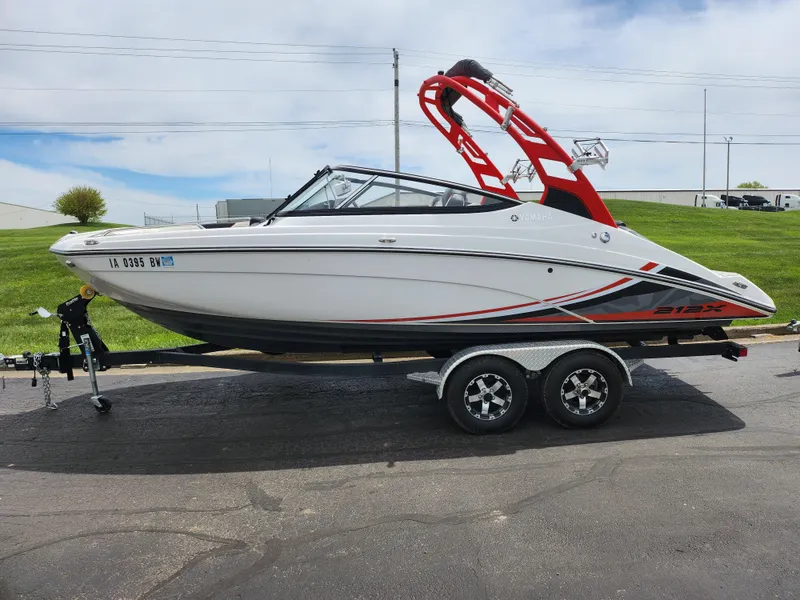 Slide: The Image of Yamaha 212X 2020 - 4