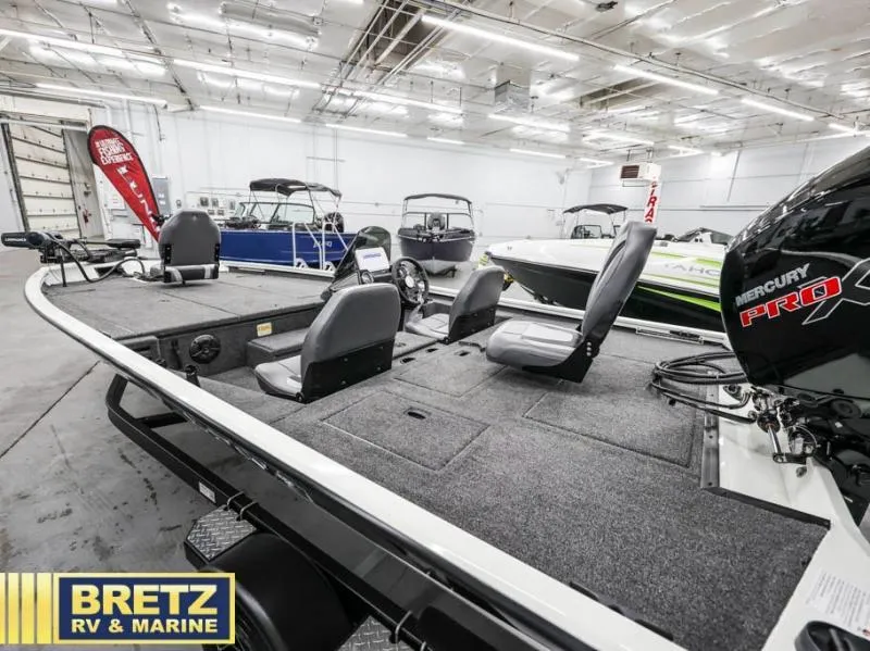 Slide: The Image of Stinger 5 Series 195 Bass 2025 - 10