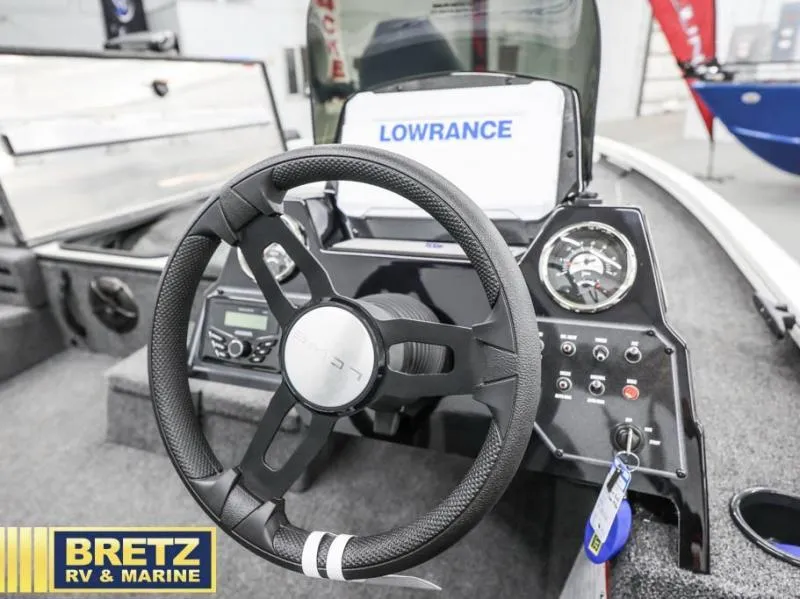 Slide: The Image of Stinger 5 Series 195 Bass 2025 - 13