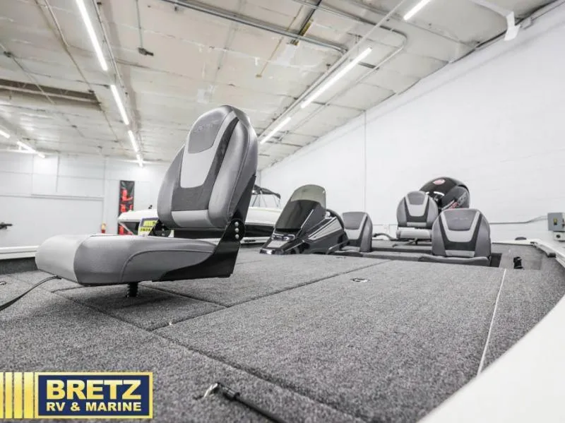 Slide: The Image of Stinger 5 Series 195 Bass 2025 - 17