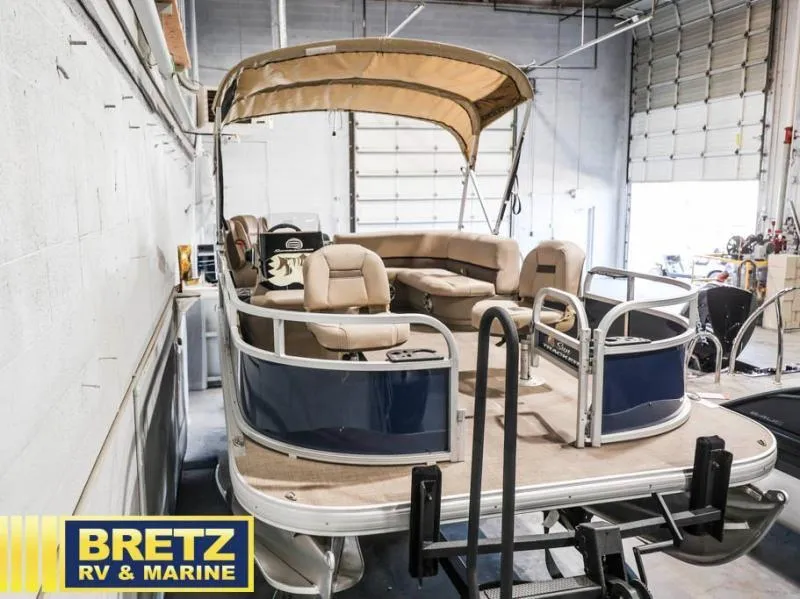 Slide: The Image of Bass Buggy 16 XL Select 2025 - 1