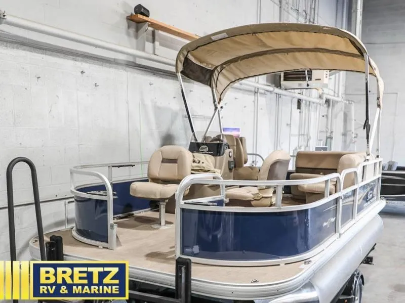 Slide: The Image of Bass Buggy 16 XL Select 2025 - 10