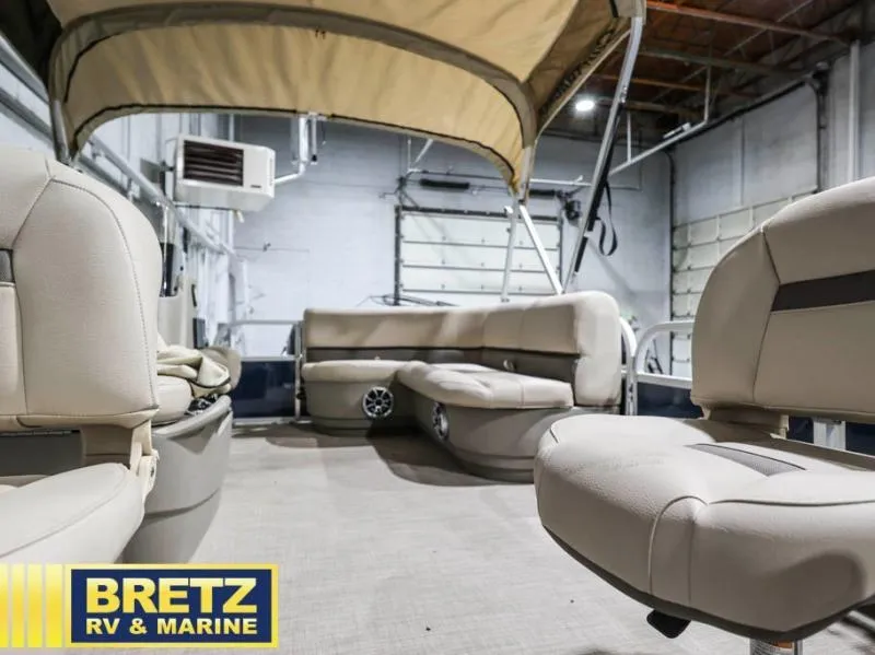 Slide: The Image of Bass Buggy 16 XL Select 2025 - 16