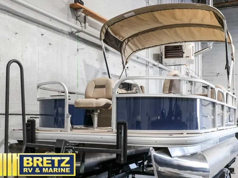 Slide: The Image of Bass Buggy 16 XL Select 2025 - 9