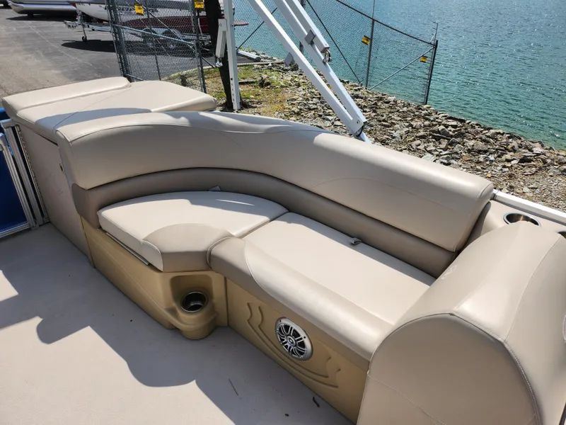 Slide: The Image of Avalon LSZ Cruise II - 20' 2019 - 13