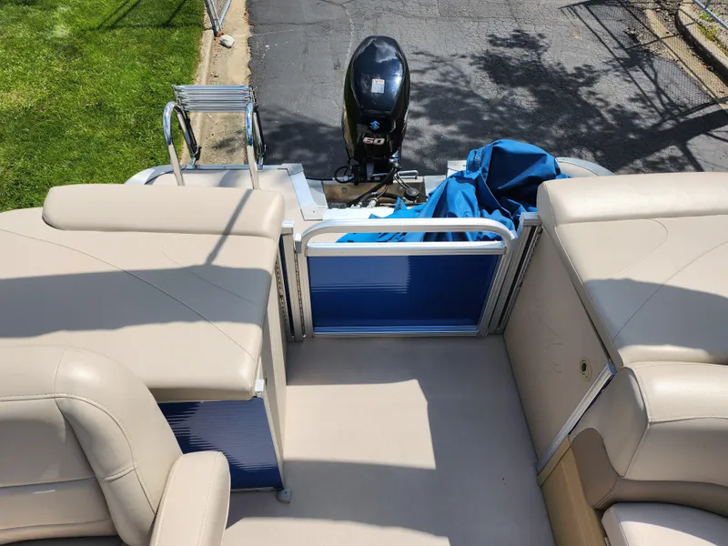 Slide: The Image of Avalon LSZ Cruise II - 20' 2019 - 15