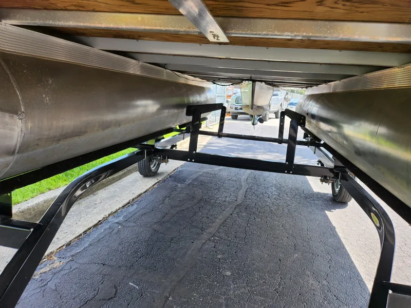 Slide: The Image of Avalon LSZ Cruise II - 20' 2019 - 7