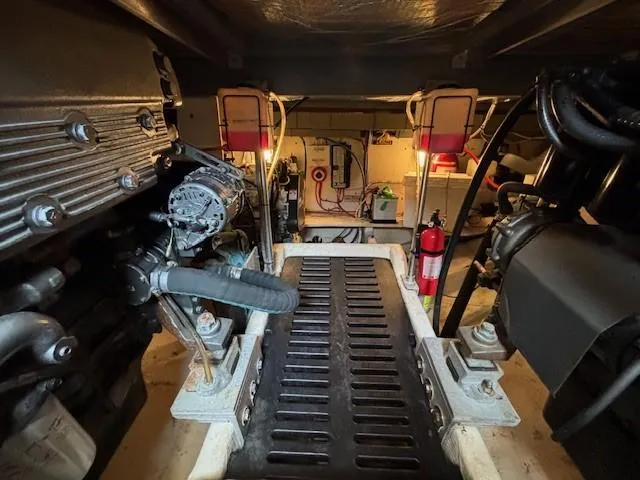 Slide: The Image of Luhrs 40 Convertible 2003 - 27