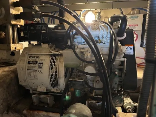 Slide: The Image of Luhrs 40 Convertible 2003 - 31