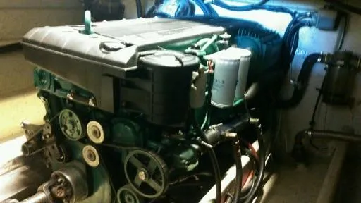 Slide: The Image of Engine of a 1999 Sea Ray Thresher boat, showcasing mechanical components. - 5